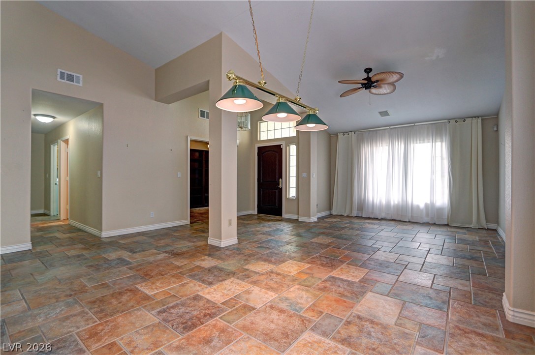 2108 Crestpoint Way