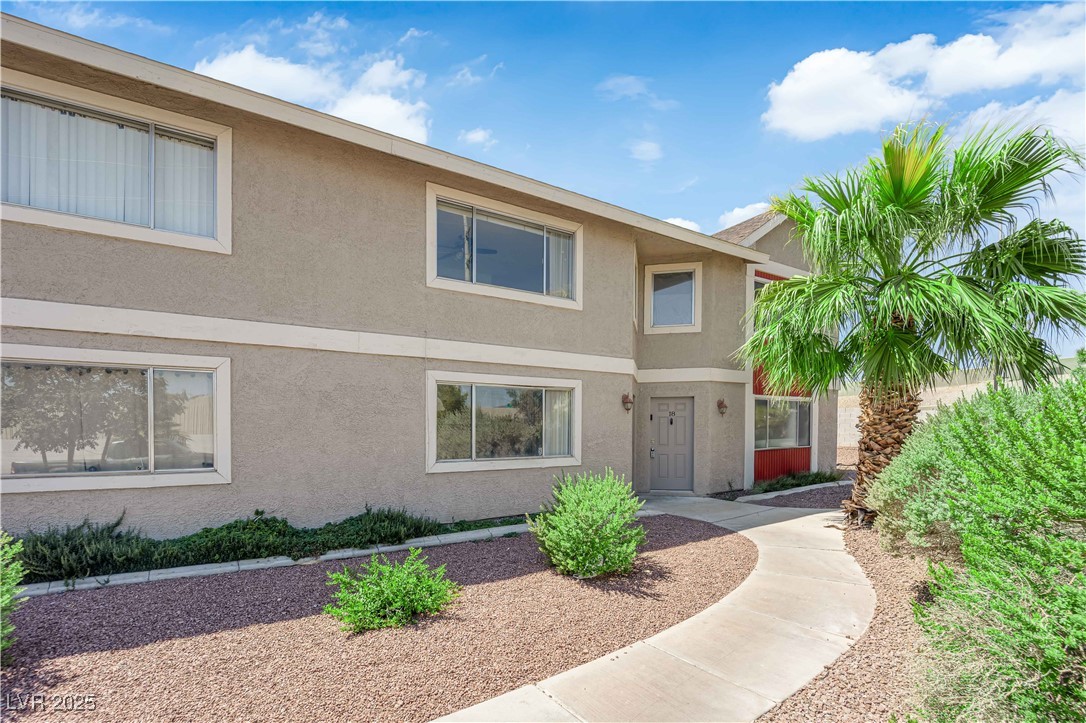 Properties 1 100 S Crestline Drive 17