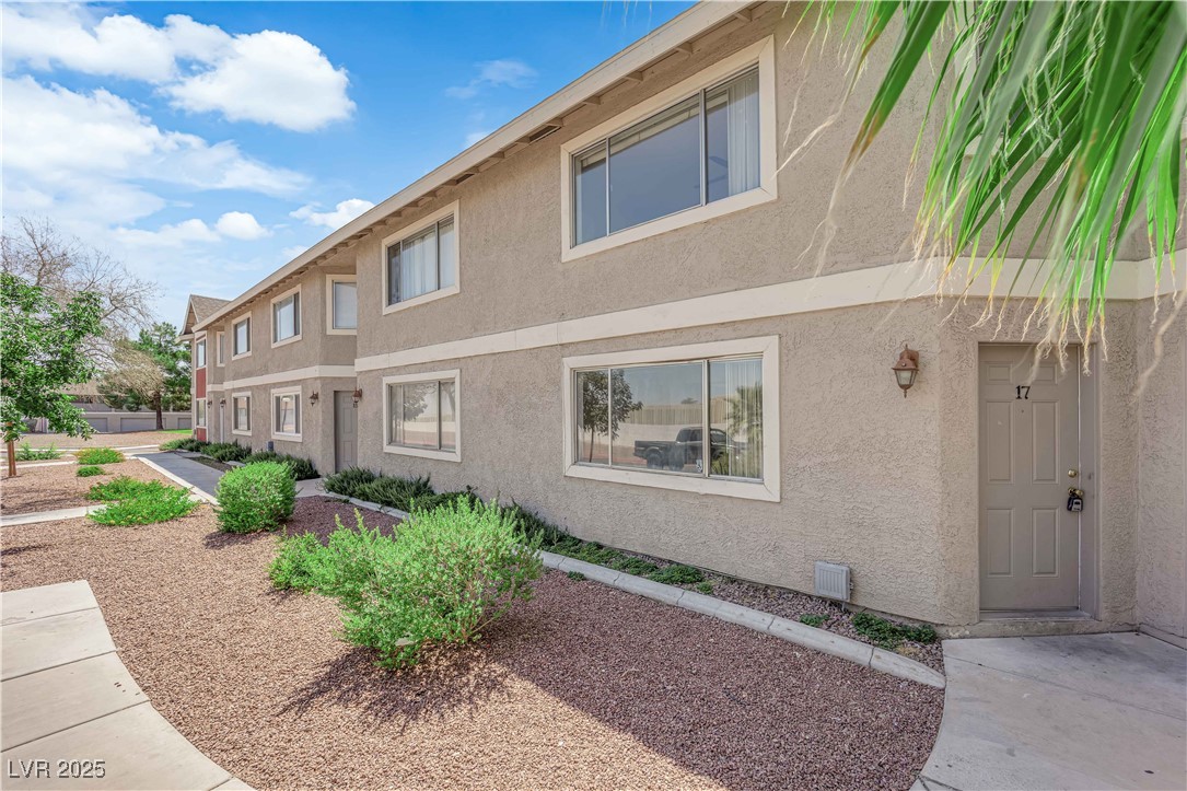 Properties 2 100 S Crestline Drive 17