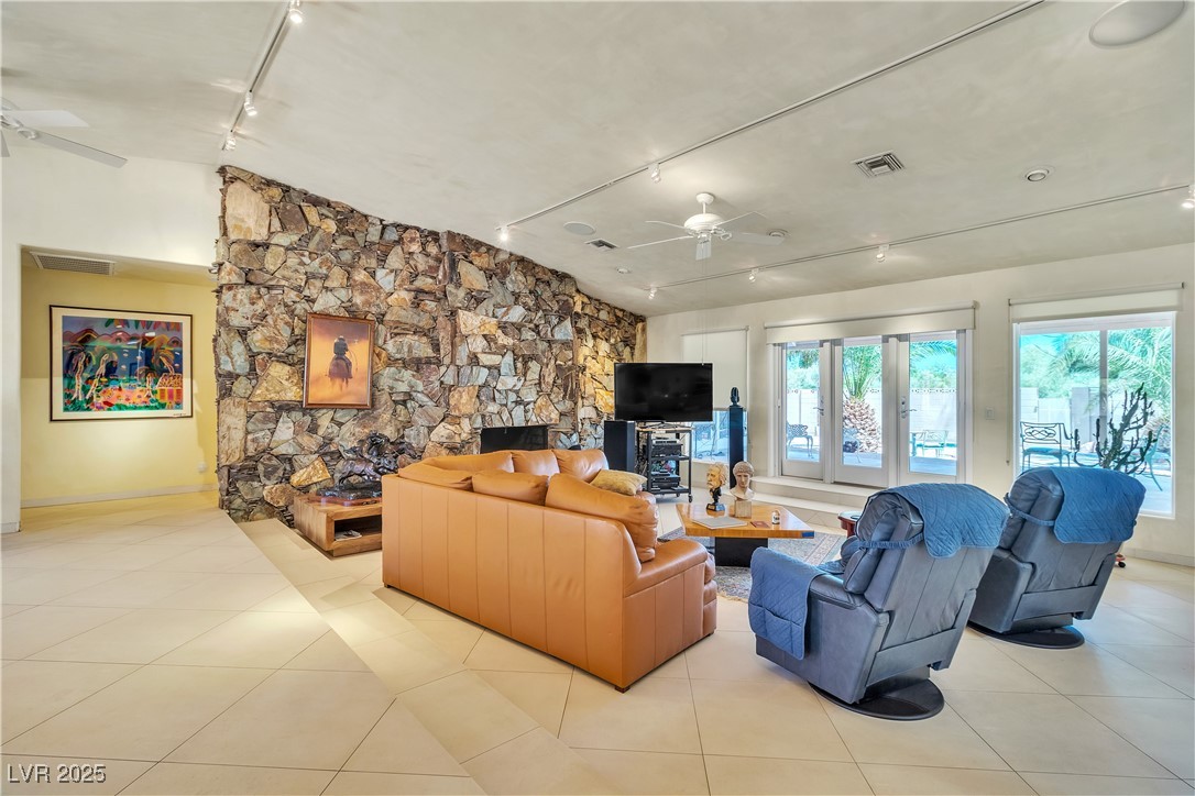 2770 La Casita Avenue, Las Vegas, Nevada image 5