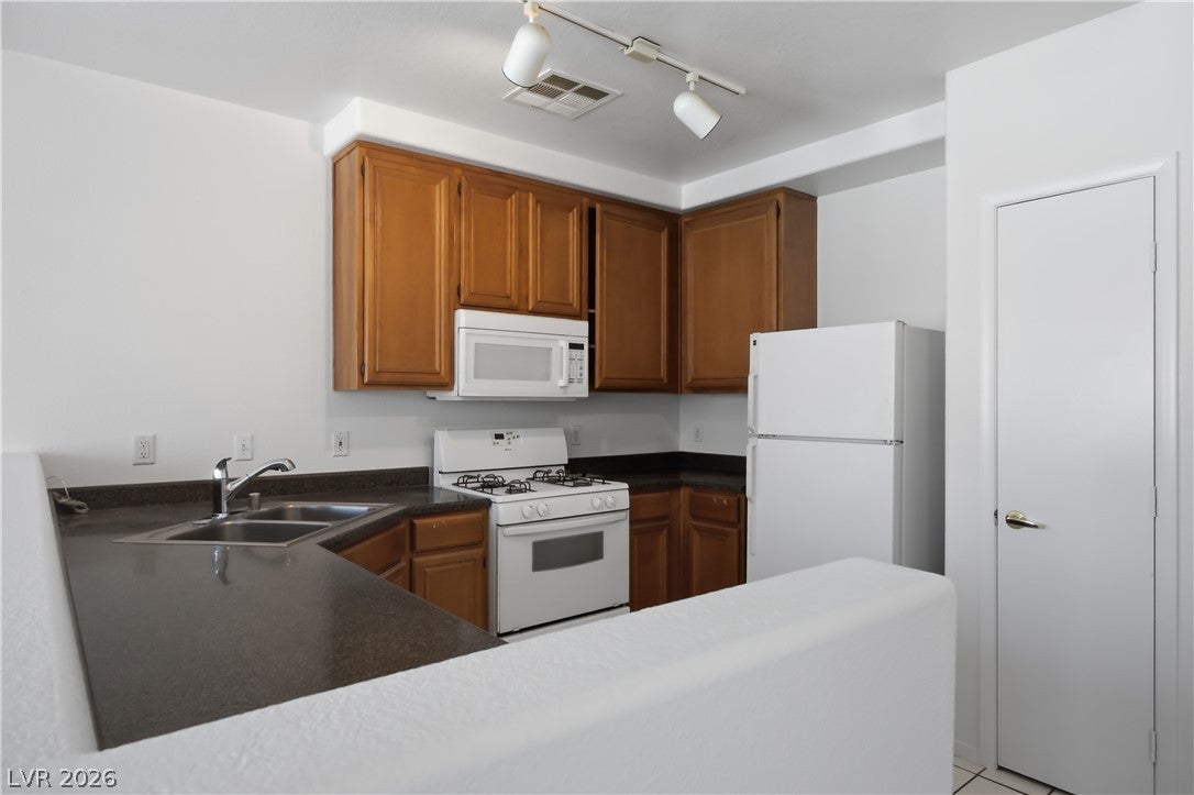 10245 S Maryland Parkway 279