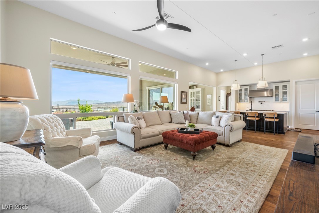 Properties 4 156 Stone Mesa Court