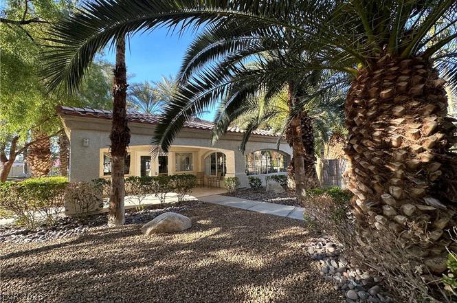 6480 Annie Oakley Drive 611