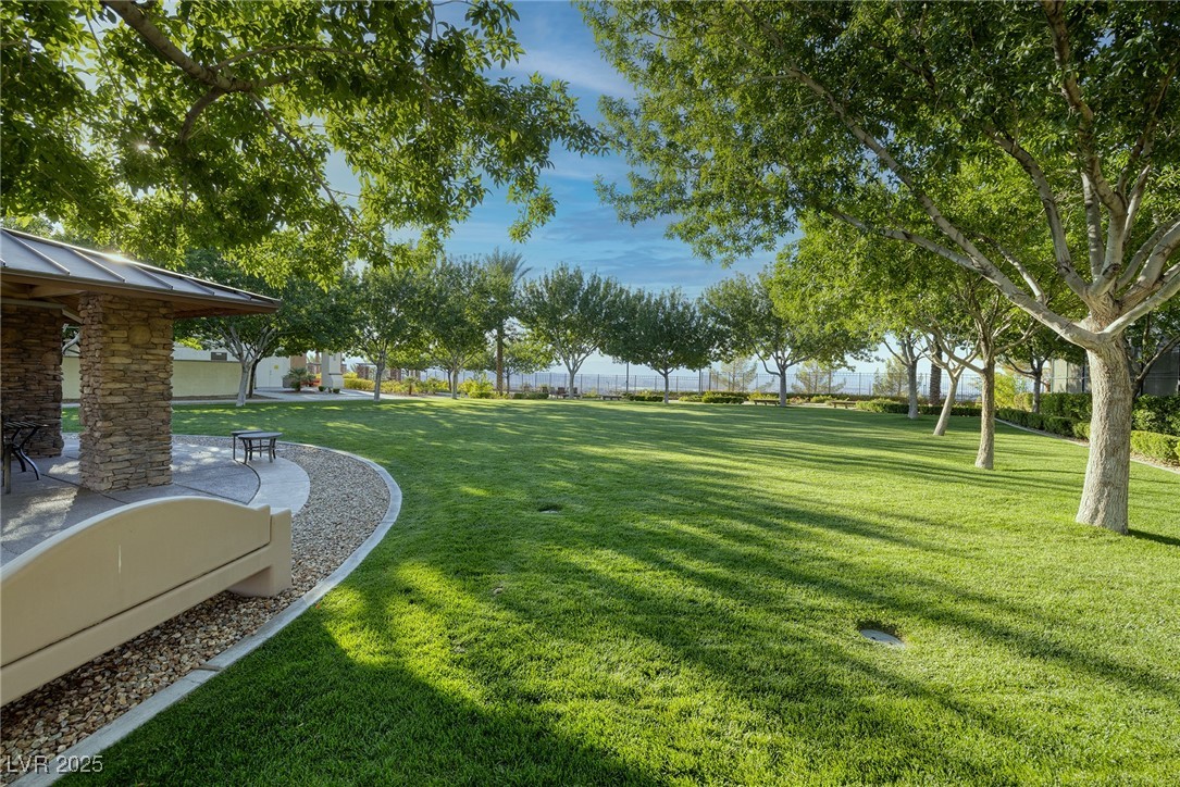 2720 Bonaparte Lane