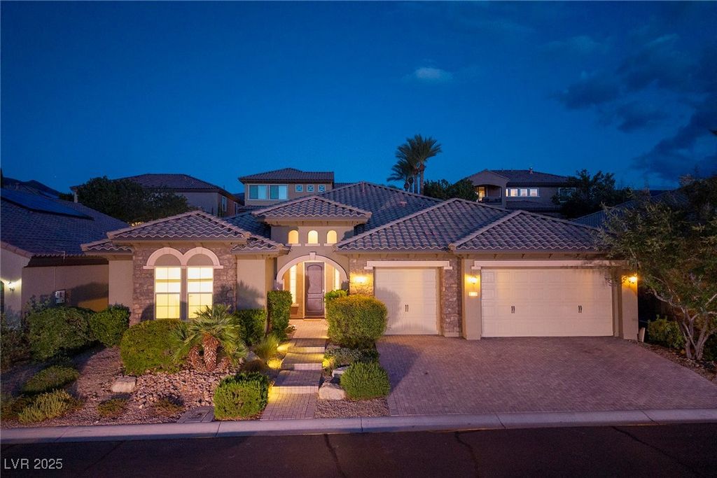 Photo of 2720 Bonaparte Lane, Henderson, NV 89044 (MLS # 2725022)