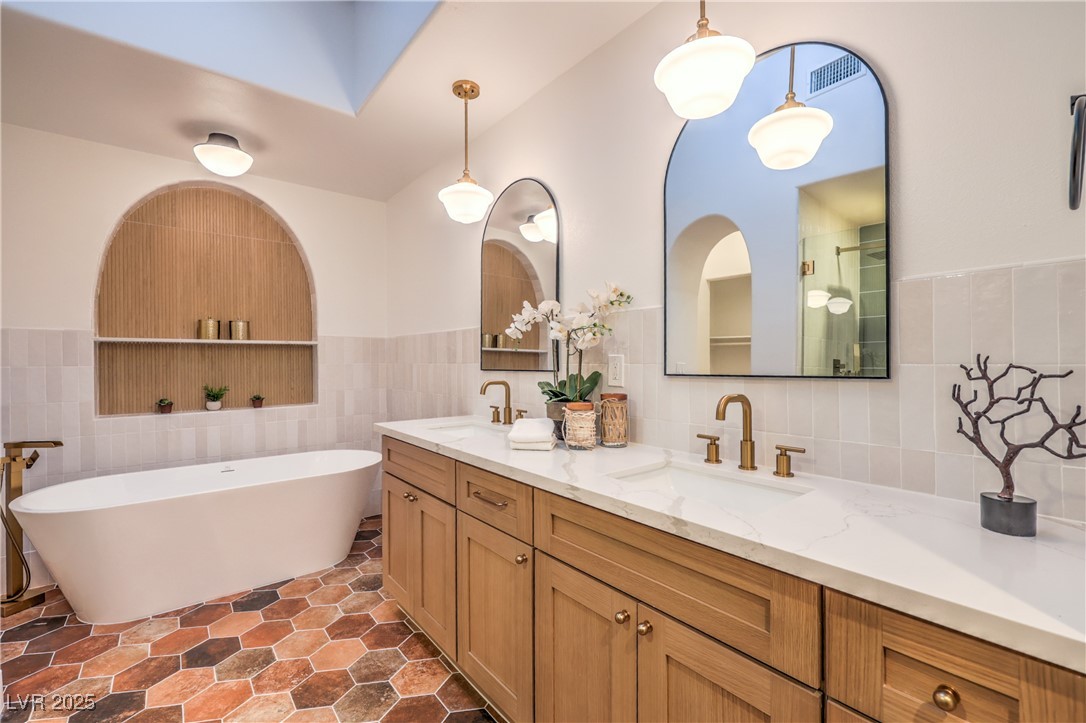 8200 Horseshoe Bend Lane