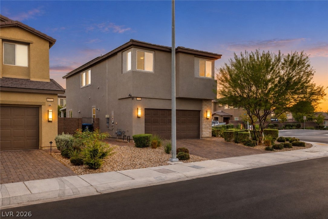 2719 High Echelon Road