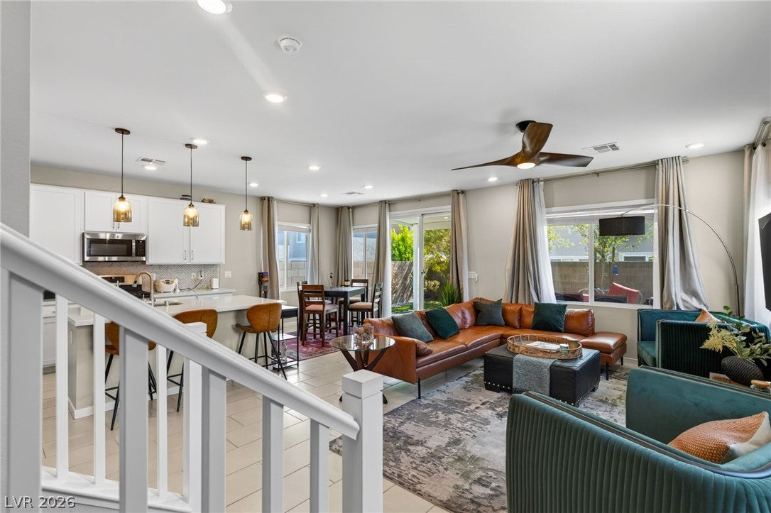2719 High Echelon Road