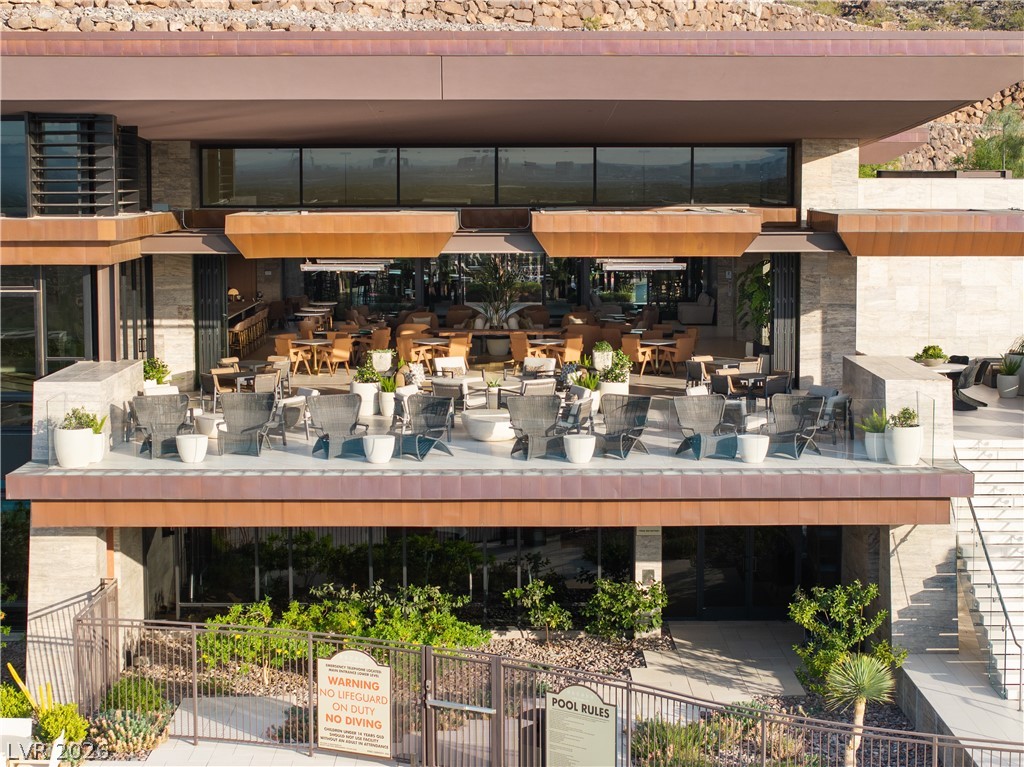 22 Soaring Rock Court