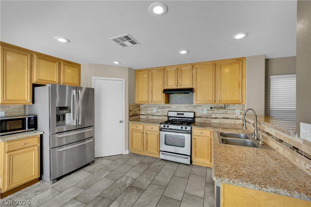 87 Wood Cliff Avenue