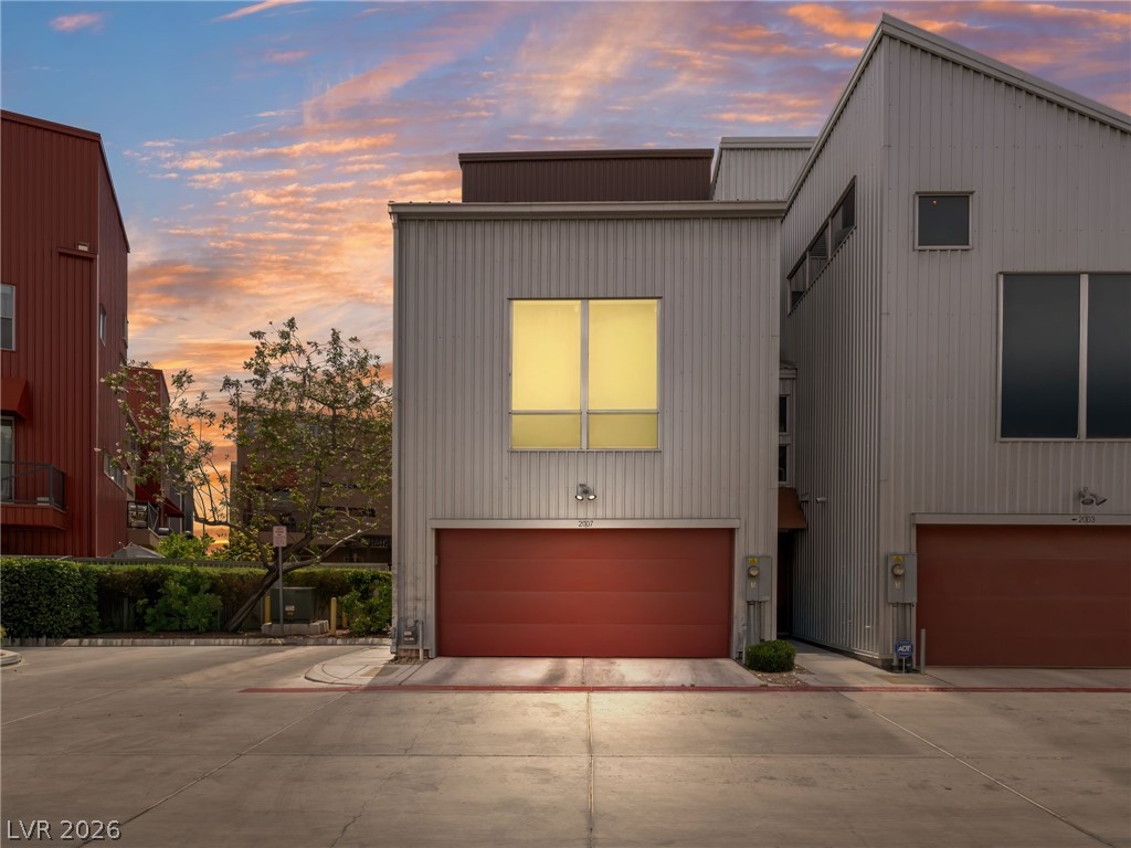 2007 Pin Oak Avenue