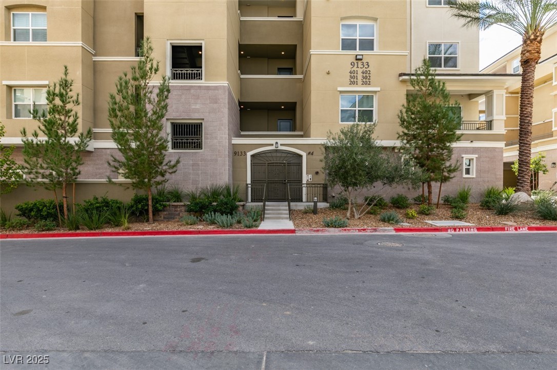 9133 Las Manaitas Avenue 401