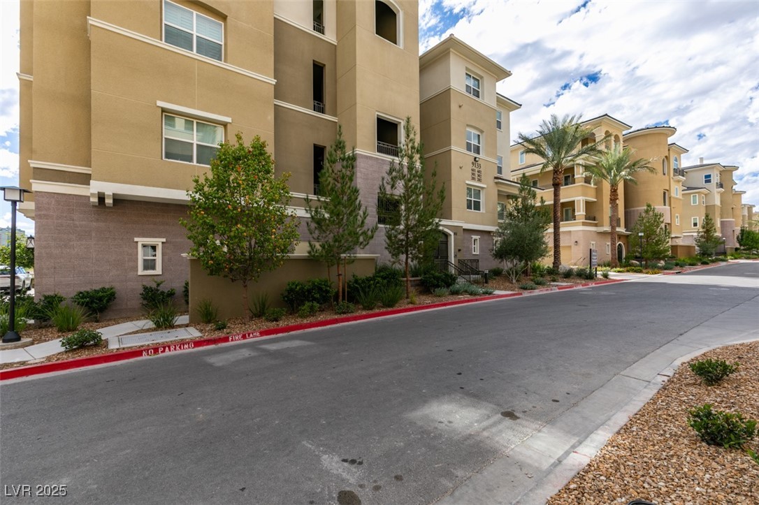 9133 Las Manaitas Avenue 401