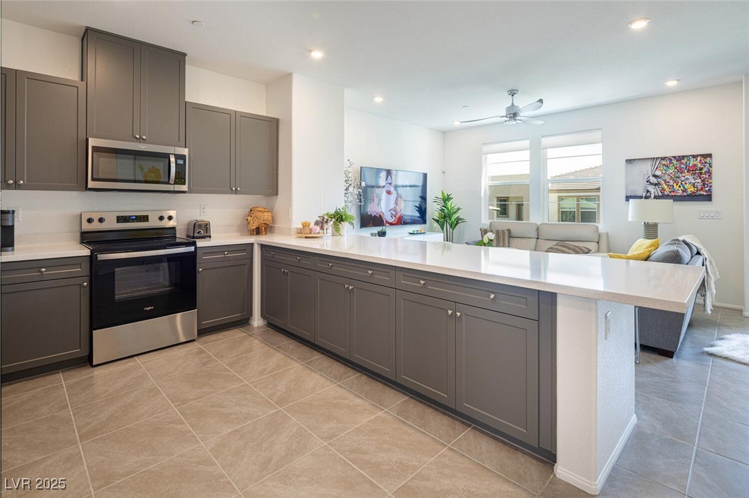 Las Vegas, Nevada 89148, United States, 4 Bedrooms Bedrooms, ,4 BathroomsBathrooms,Residential,Active,81042