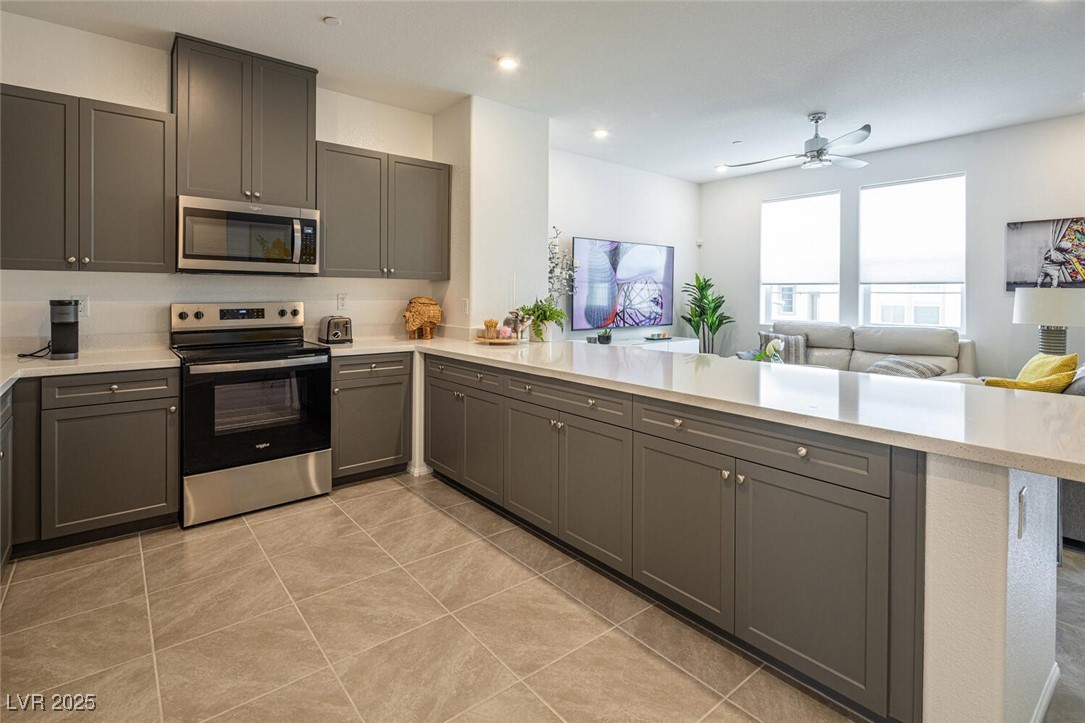 Las Vegas, Nevada 89148, United States, 4 Bedrooms Bedrooms, ,4 BathroomsBathrooms,Residential,Active,81042