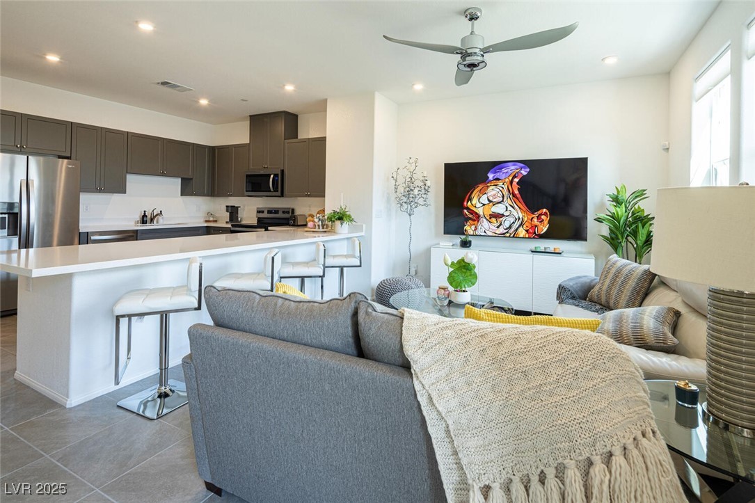 Las Vegas, Nevada 89148, United States, 4 Bedrooms Bedrooms, ,4 BathroomsBathrooms,Residential,Active,81042