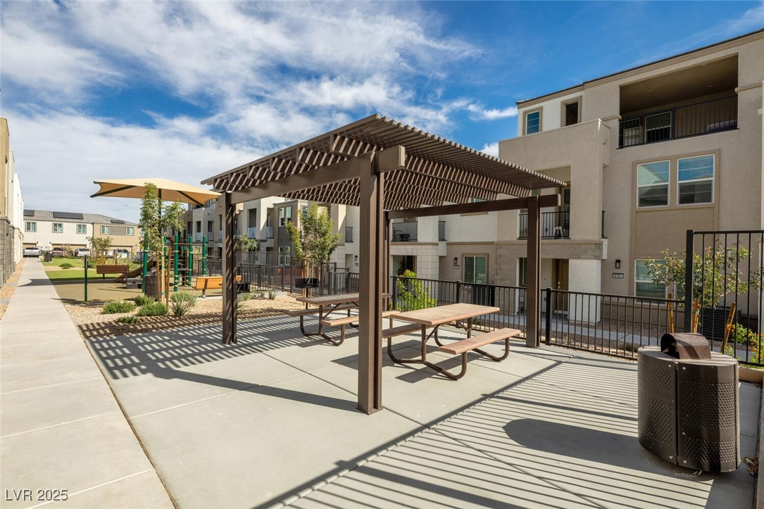 Las Vegas, Nevada 89148, United States, 4 Bedrooms Bedrooms, ,4 BathroomsBathrooms,Residential,Active,81042