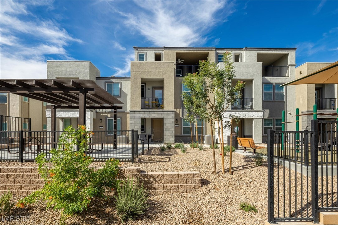 Las Vegas, Nevada 89148, United States, 4 Bedrooms Bedrooms, ,4 BathroomsBathrooms,Residential,Active,81042