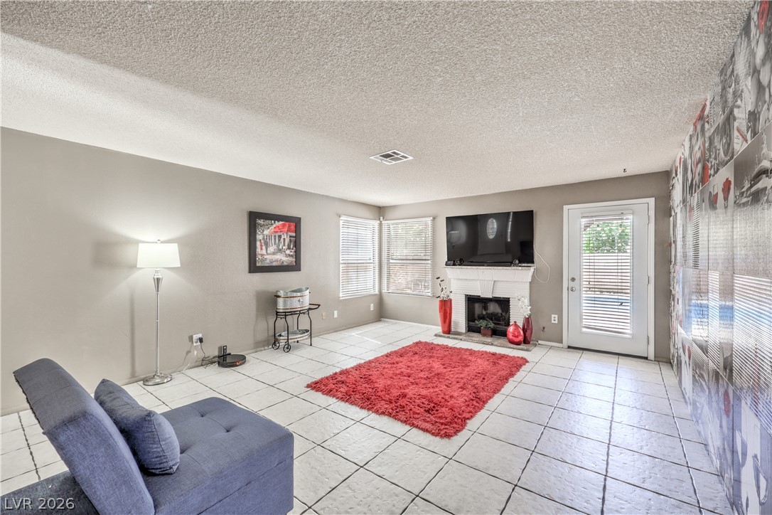 6633 Crosstimber Court