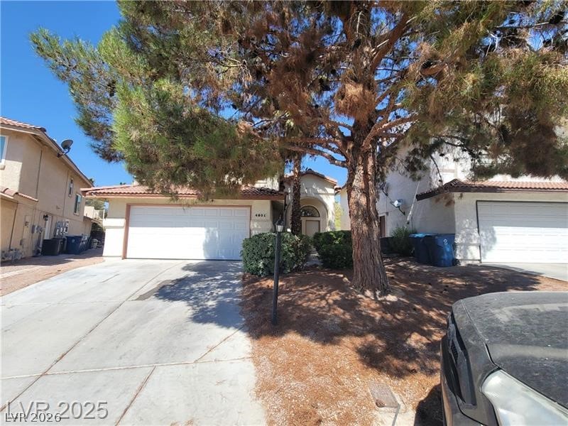 4801 Fiesta Lakes Street