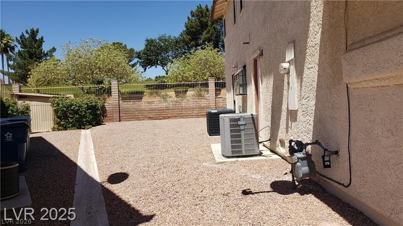 4801 Fiesta Lakes Street