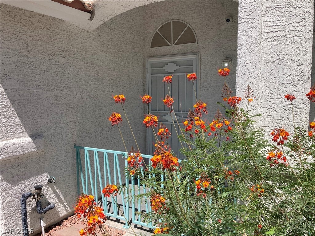 7116 Golden Desert Avenue
