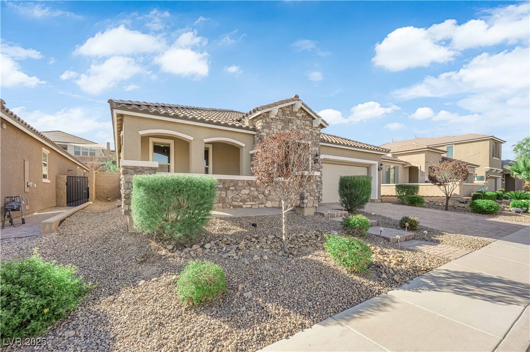 141 Outcrop Ridge Avenue