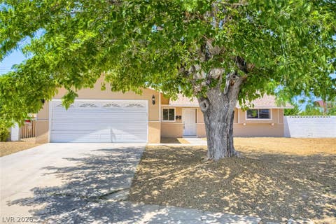 Photo of 2024 Collins Avenue, Las Vegas, NV 89106 (MLS # 2797937)