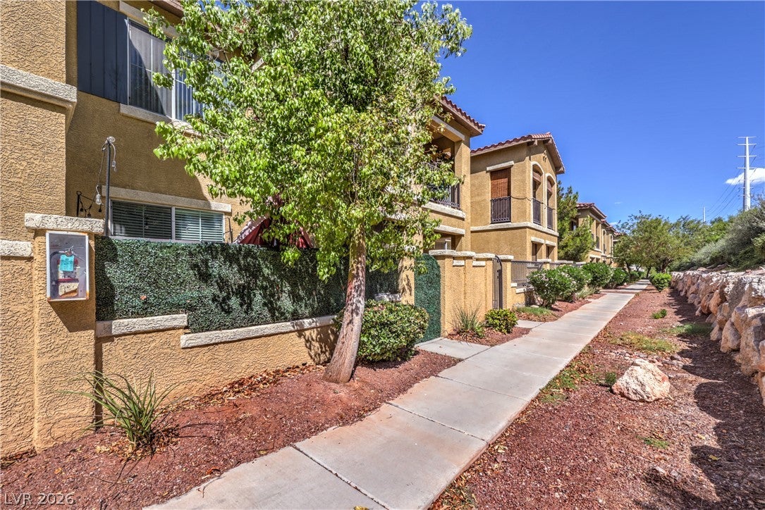 1525 Spiced Wine Avenue 12103