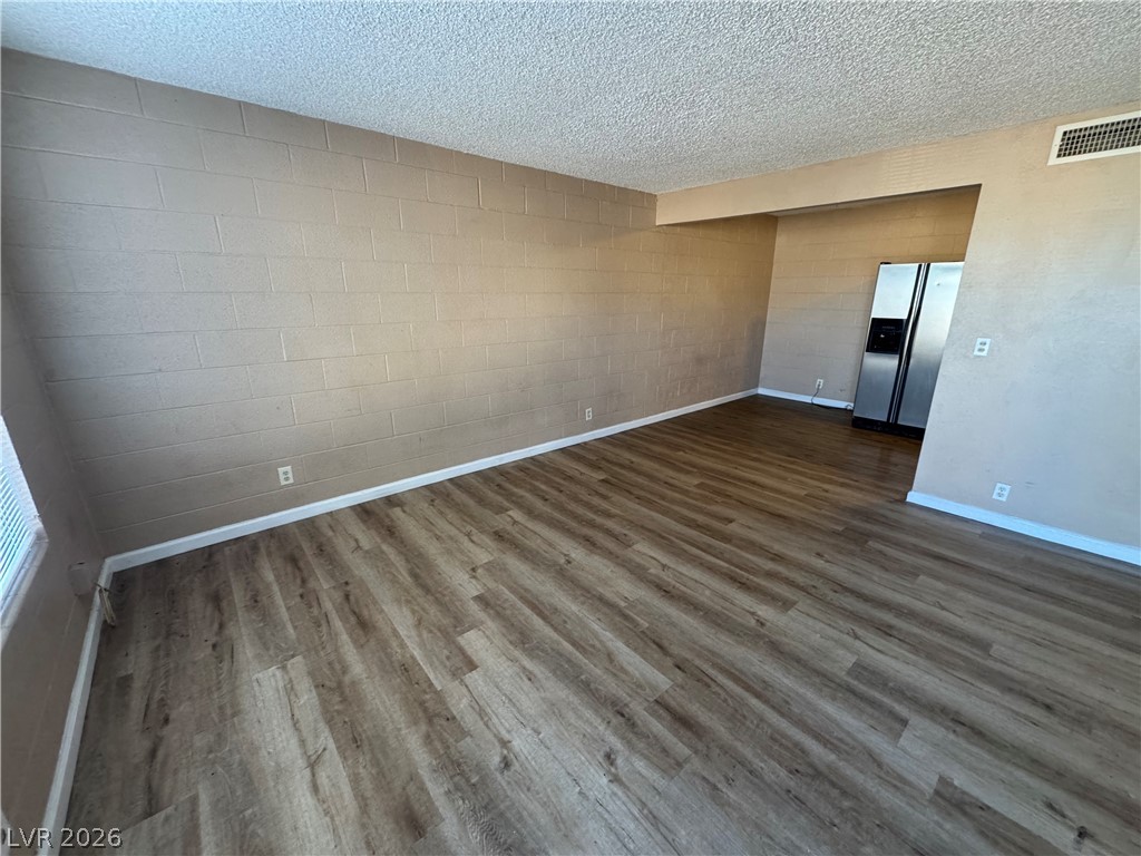 615 S Royal Crest Circle 11