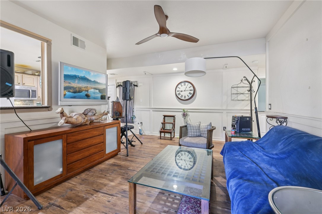 2050 W Warm Springs Road 1111