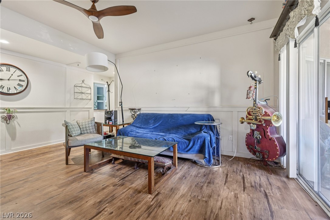 2050 W Warm Springs Road 1111