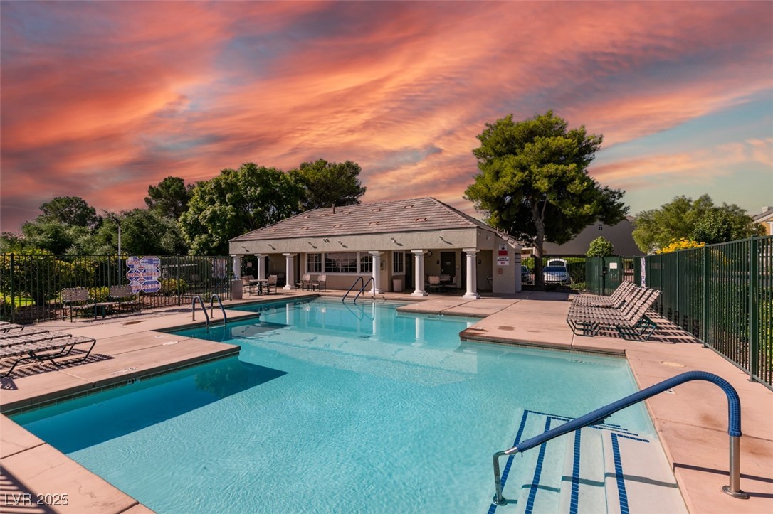 1004 Collingtree Street