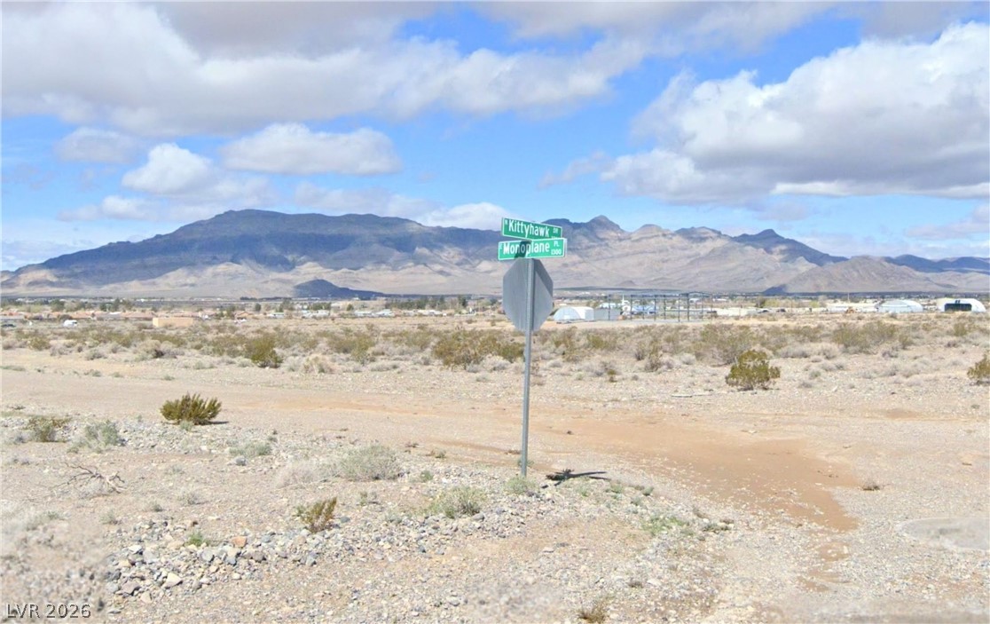 1121 E Monoplane Place