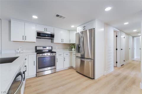 Townhouse For Sale - 3743 Colonial Drive<br/> Clark County, Las Vegas, NV 89121