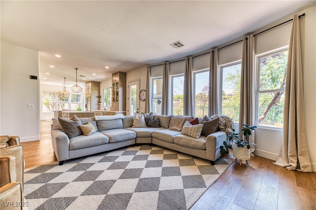 Henderson, Nevada 89052, United States, 5 Bedrooms Bedrooms, ,5 BathroomsBathrooms,Residential,Active,153093