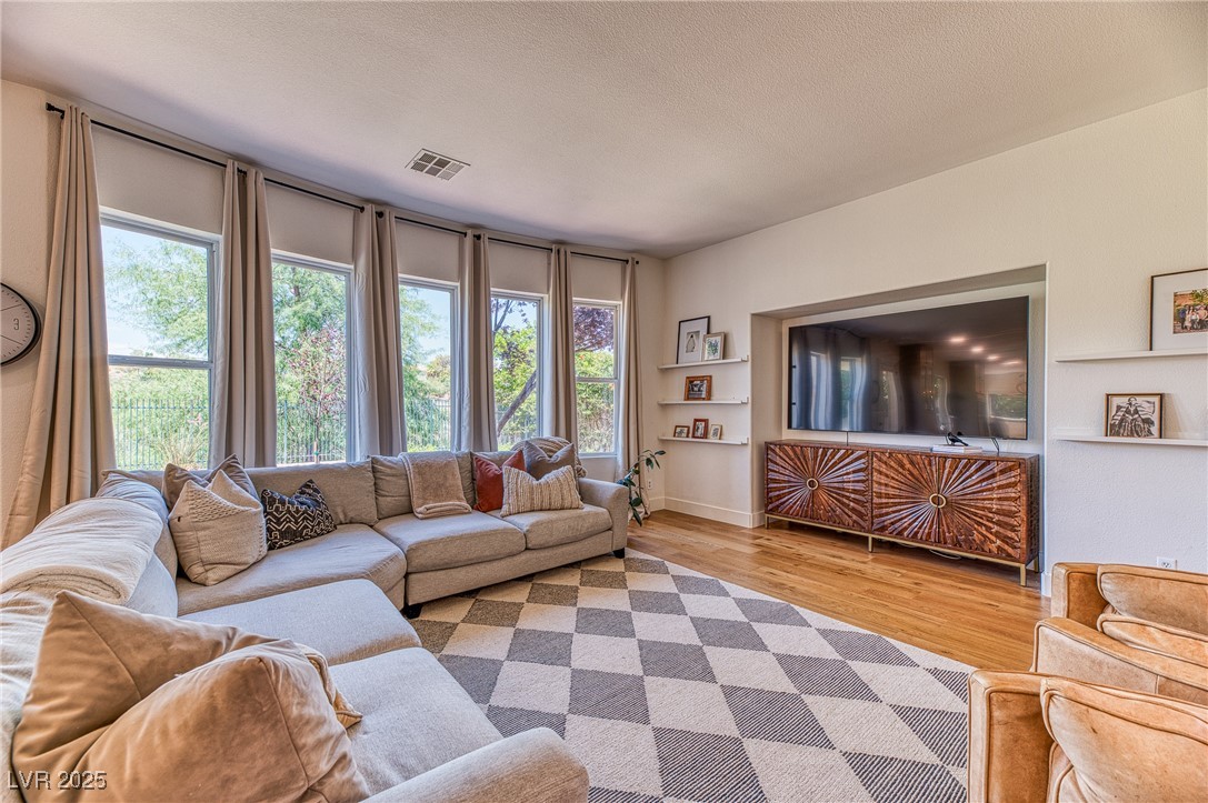 Henderson, Nevada 89052, United States, 5 Bedrooms Bedrooms, ,5 BathroomsBathrooms,Residential,Active,153093