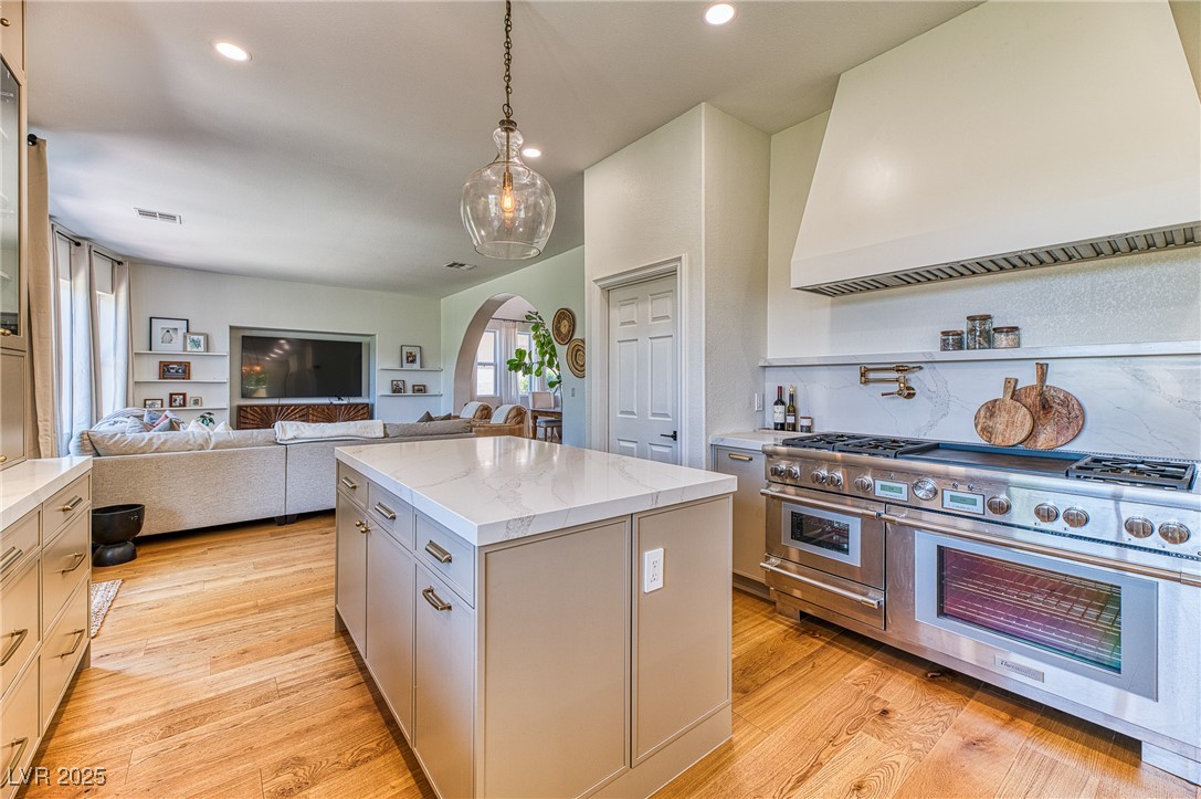 Henderson, Nevada 89052, United States, 5 Bedrooms Bedrooms, ,5 BathroomsBathrooms,Residential,Active,153093