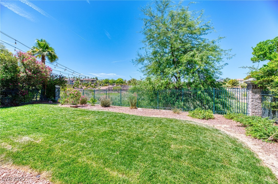 Henderson, Nevada 89052, United States, 5 Bedrooms Bedrooms, ,5 BathroomsBathrooms,Residential,Active,153093