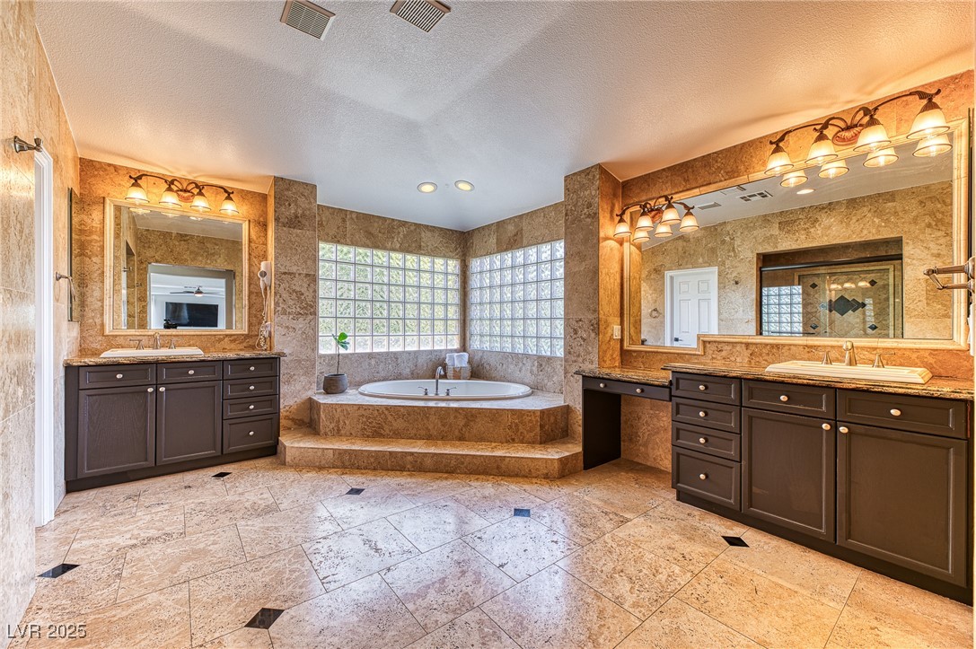 Henderson, Nevada 89052, United States, 5 Bedrooms Bedrooms, ,5 BathroomsBathrooms,Residential,Active,153093