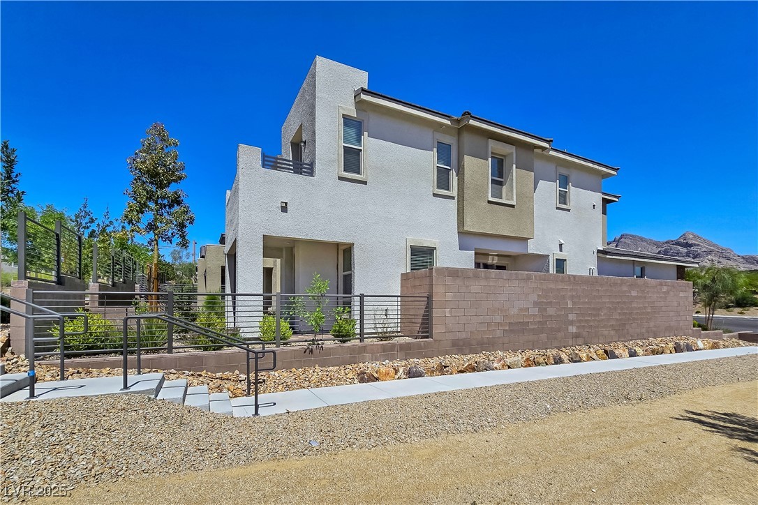 Properties 2 11739 Emerald Lake Avenue