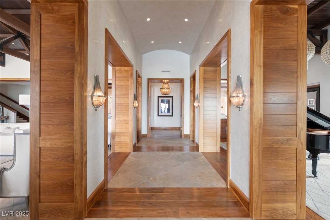 5 Promontory Pointe Lane