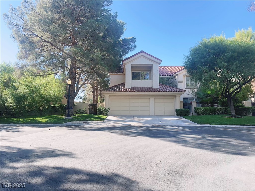 Properties 2 7829 Bermuda Dunes Avenue