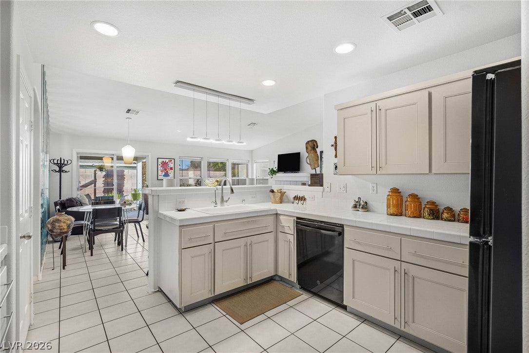 1472 Creslow Court 101
