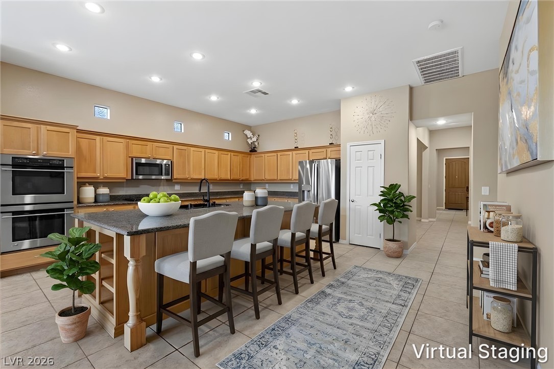 425 Via Stretto Avenue