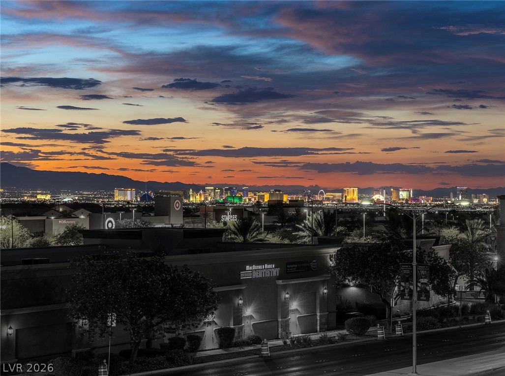 743 Glowing Horizon Street