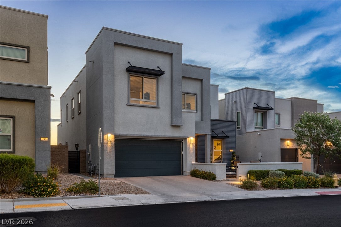 743 Glowing Horizon Street