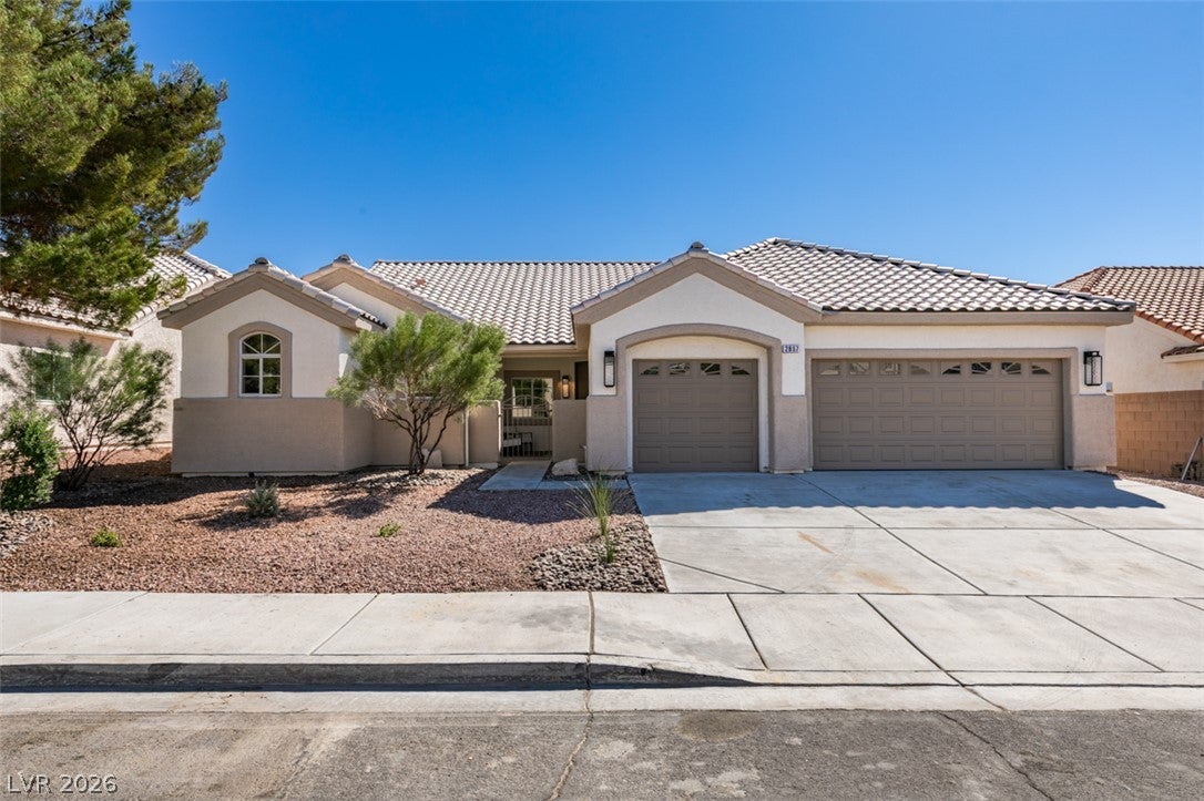 2897 Sunlit Glade Avenue