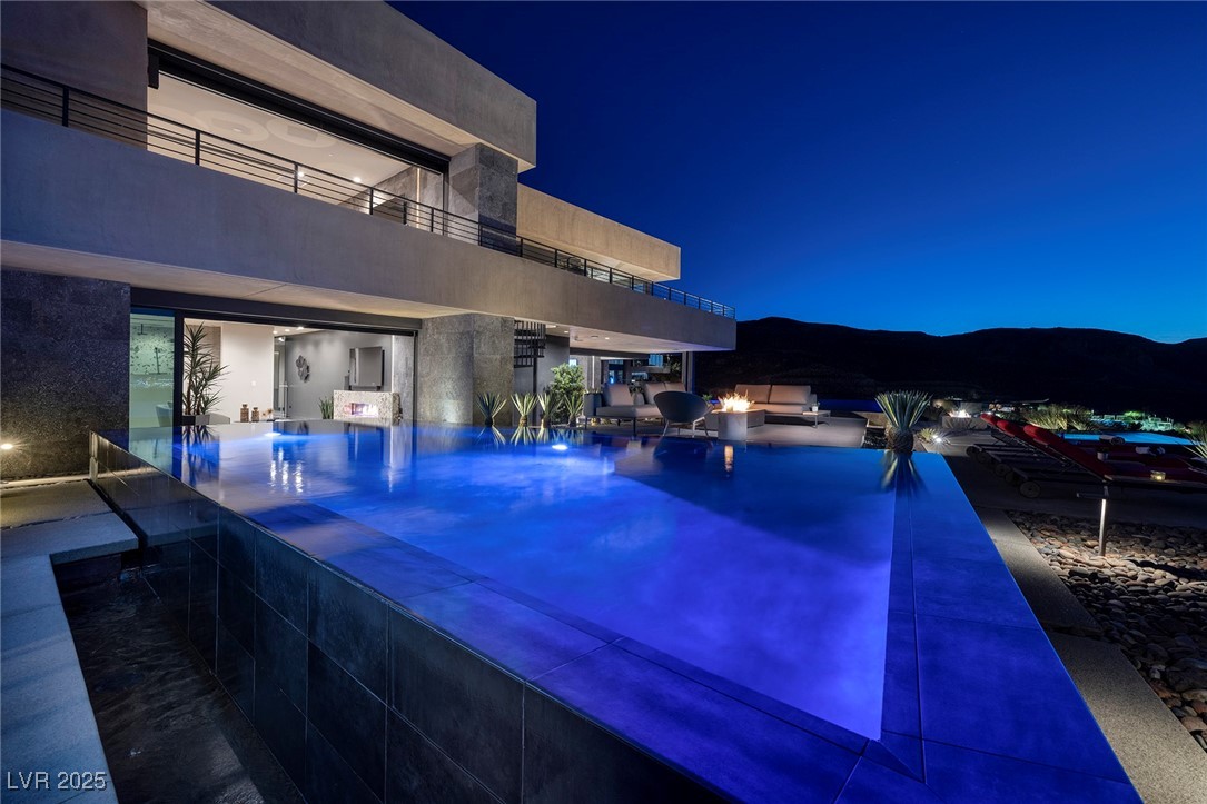 811 Magnum Cliff Court