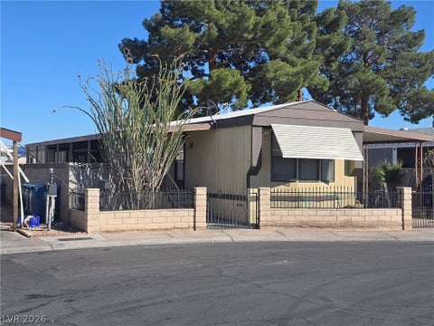 Mobile Home For Sale - 3304 Death Valley Drive<br/> Las Vegas, NV 89122